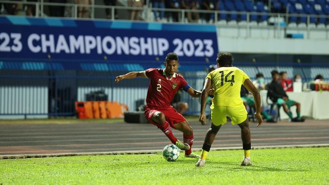 Bagas Kaffa ditunjuk Shin Tae Yong menjadi kapten Timnas Indonesia U-23 saat dikalahkan Malaysia di Piala AFF U-23 2023, Jumat (18/8).